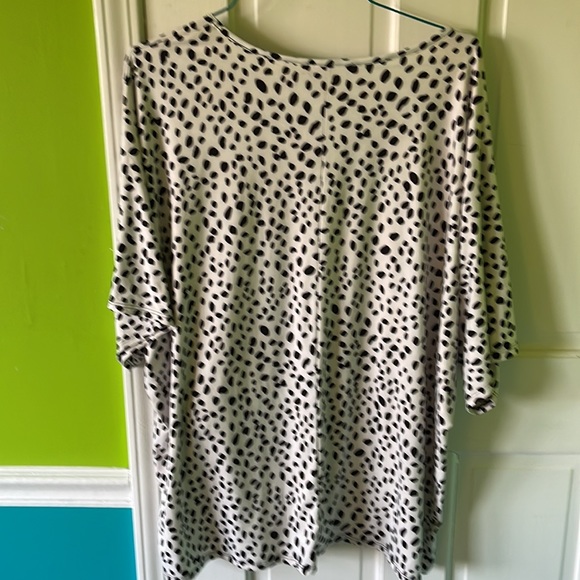 Top - Picture 2 of 6